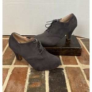 Journee Collection Gray Chukka Heeled Ankle Bootie Faux Suede Lace Up Women's 8